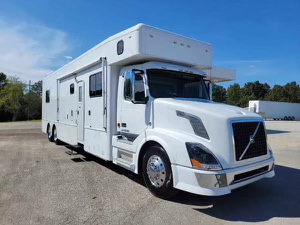 2007 Showhauler Volvo Chassis 500HP Cummins